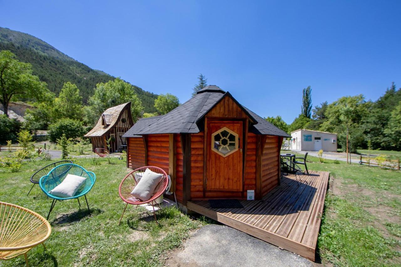 Camping La Ferme De كاستيلان المظهر الخارجي الصورة