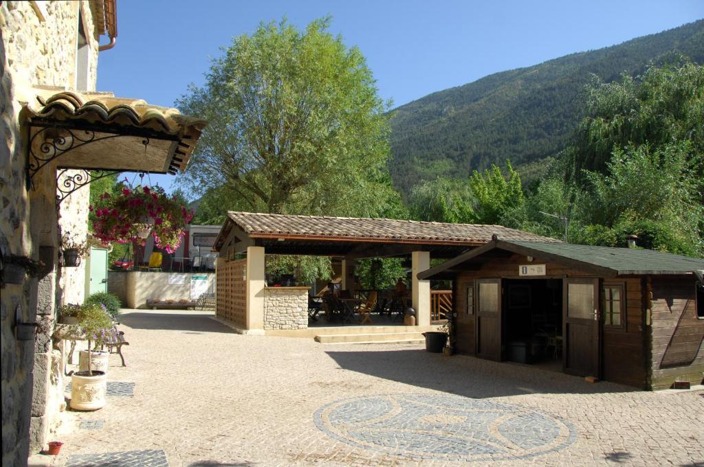 Camping La Ferme De كاستيلان المظهر الخارجي الصورة