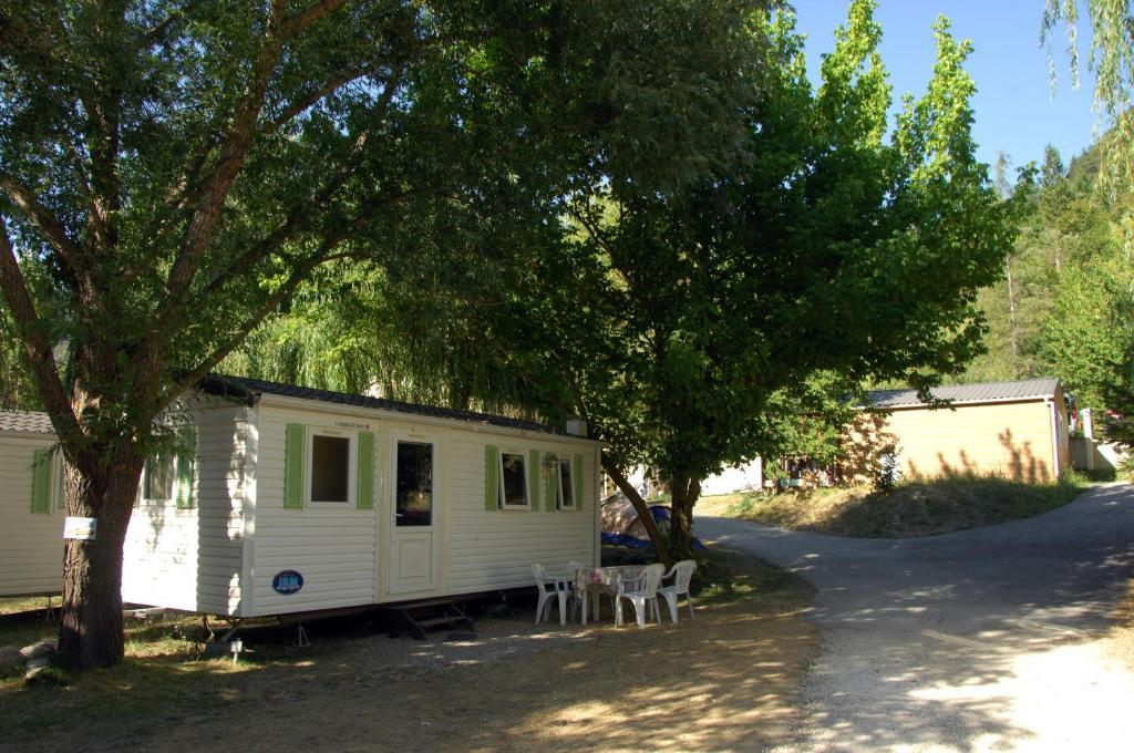 Camping La Ferme De كاستيلان المظهر الخارجي الصورة
