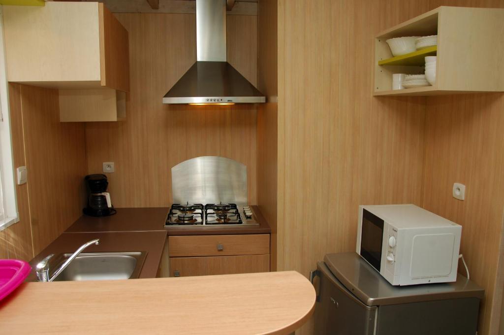 Camping La Ferme De كاستيلان الغرفة الصورة