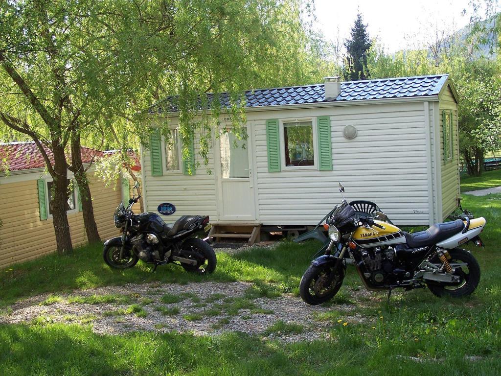 Camping La Ferme De كاستيلان الغرفة الصورة