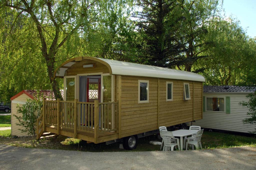Camping La Ferme De كاستيلان الغرفة الصورة