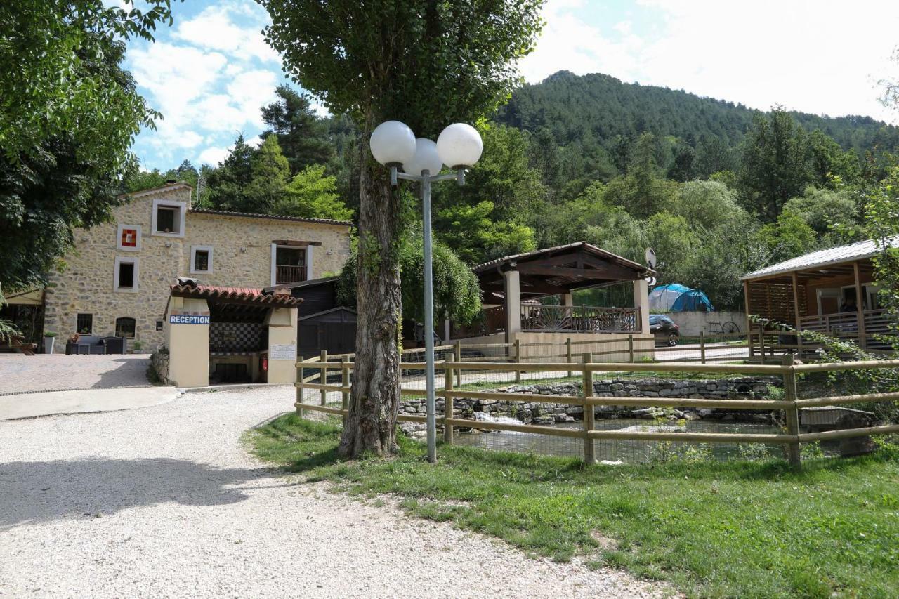 Camping La Ferme De كاستيلان المظهر الخارجي الصورة